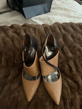 Vintage Coach Pointed Toe Two-Tone Brown & Black Women's Dress Heels